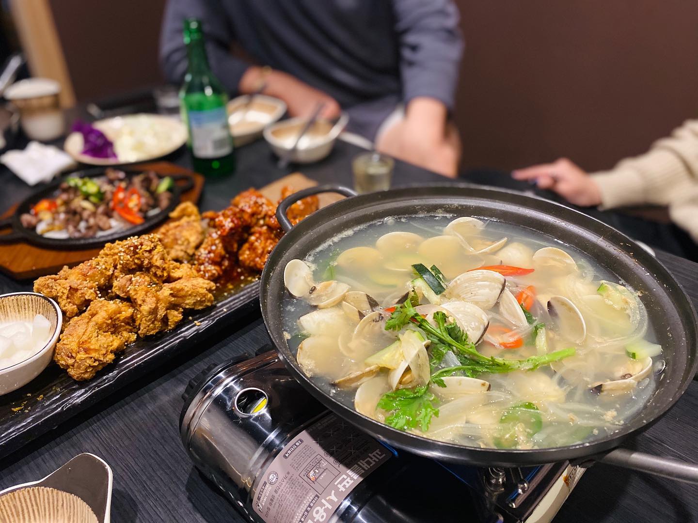 clam stew and fried chicken at Daily’s 1988